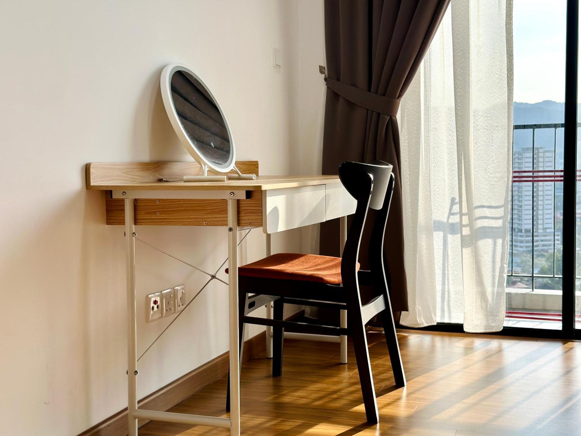 New 2Br Georgetown Warm And Lovely Homestay 10Pax-无敌美景两房民宿 Beacon Executive Suite Exteriör bild