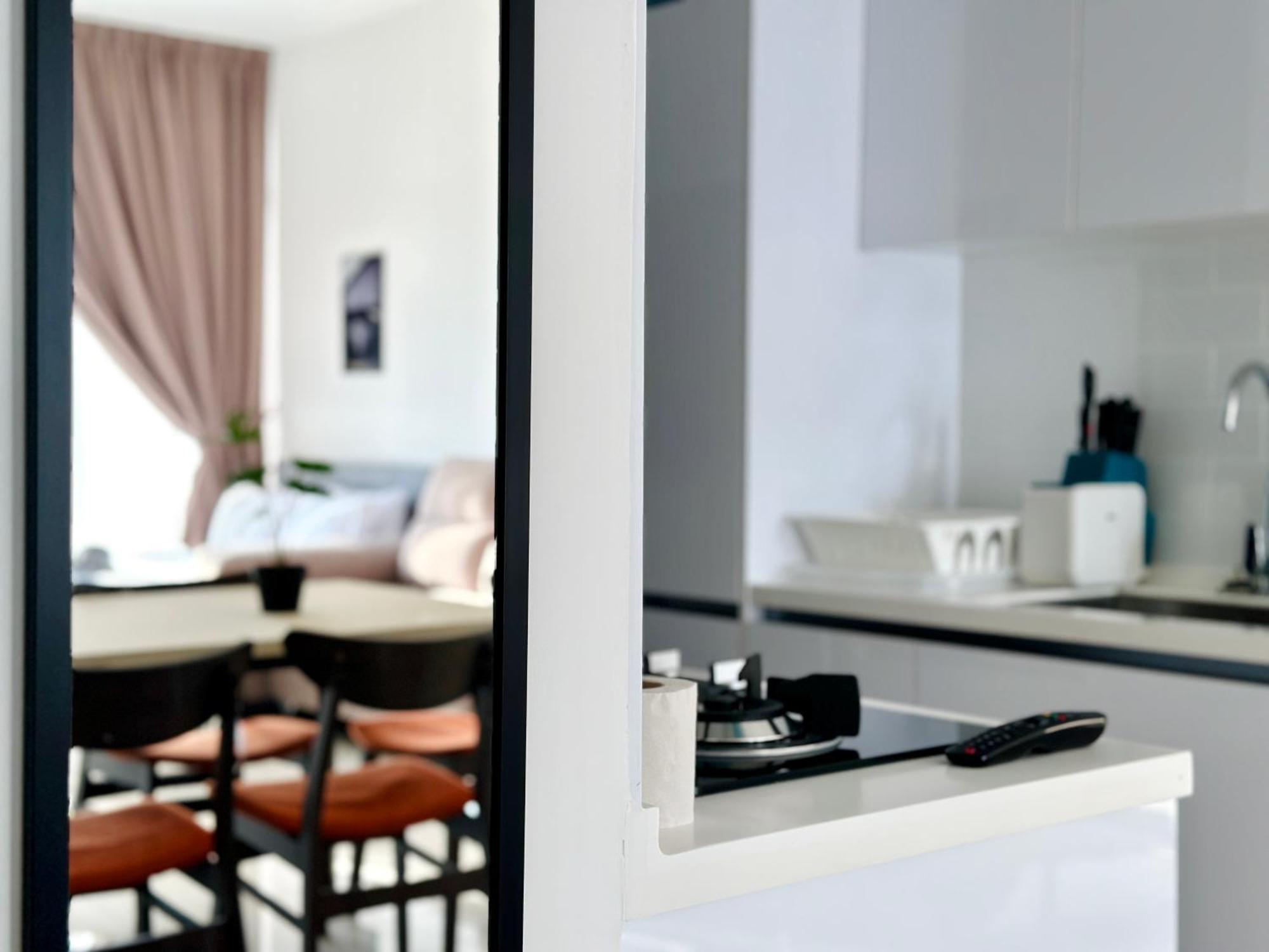 New 2Br Georgetown Warm And Lovely Homestay 10Pax-无敌美景两房民宿 Beacon Executive Suite Exteriör bild