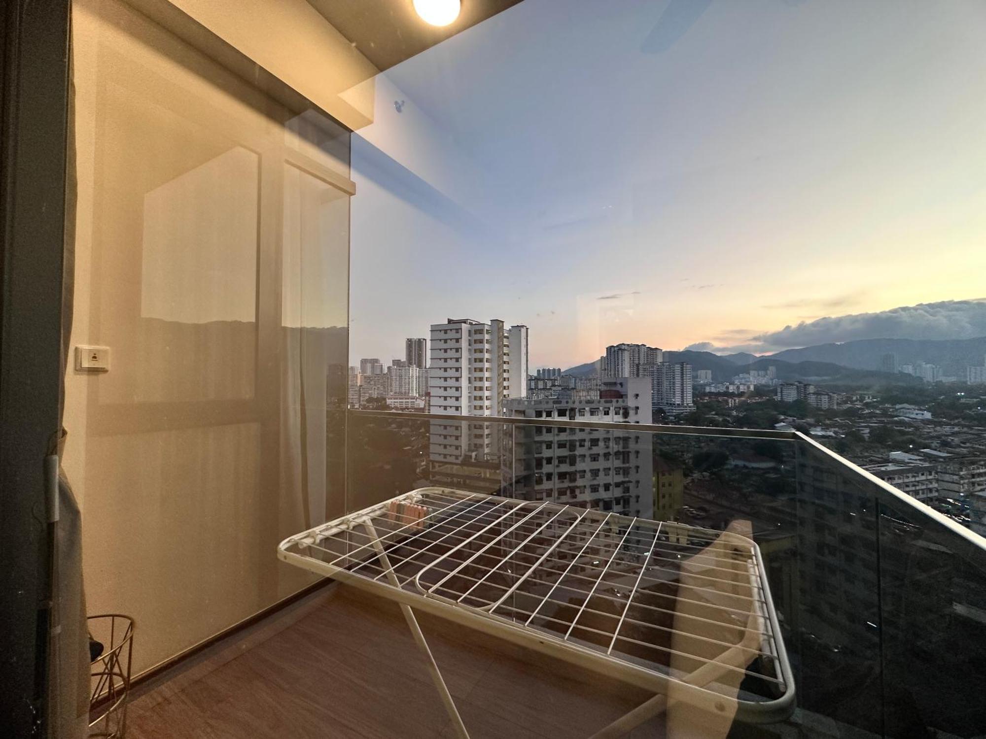 New 2Br Georgetown Warm And Lovely Homestay 10Pax-无敌美景两房民宿 Beacon Executive Suite Exteriör bild